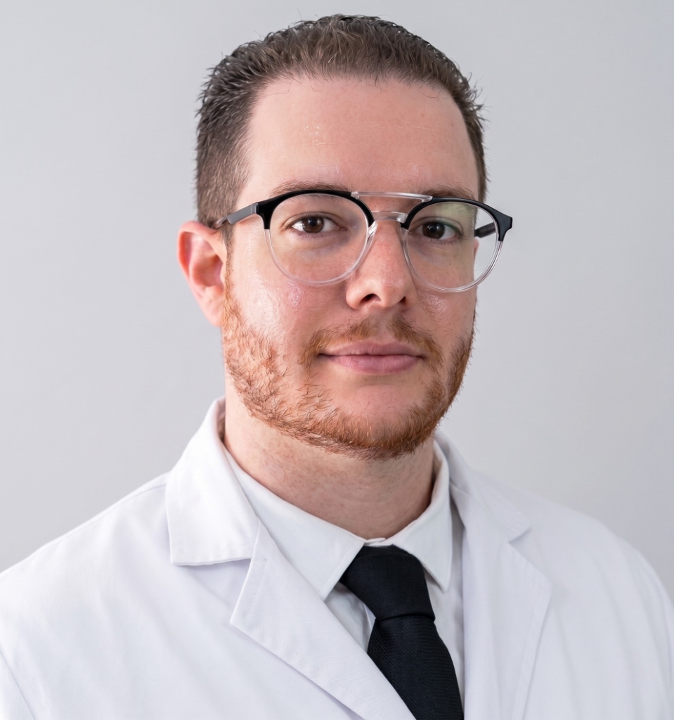 Retrato del Dr. Franco R. Giovannini - Subdirector Médico de Instituto Martino